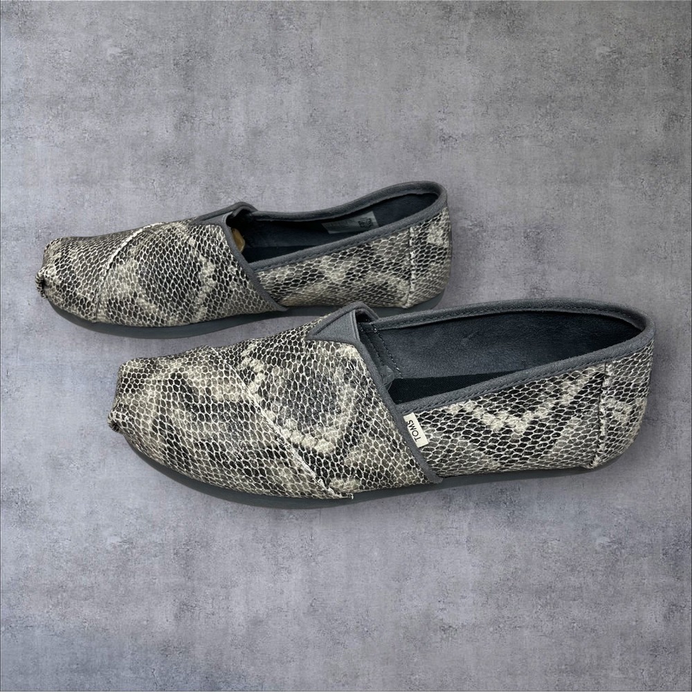 TOMS Alpargata Gray Snakeskin Print Espadrille Loafer Shoes Womens 7 Flats - Picture 3 of 9